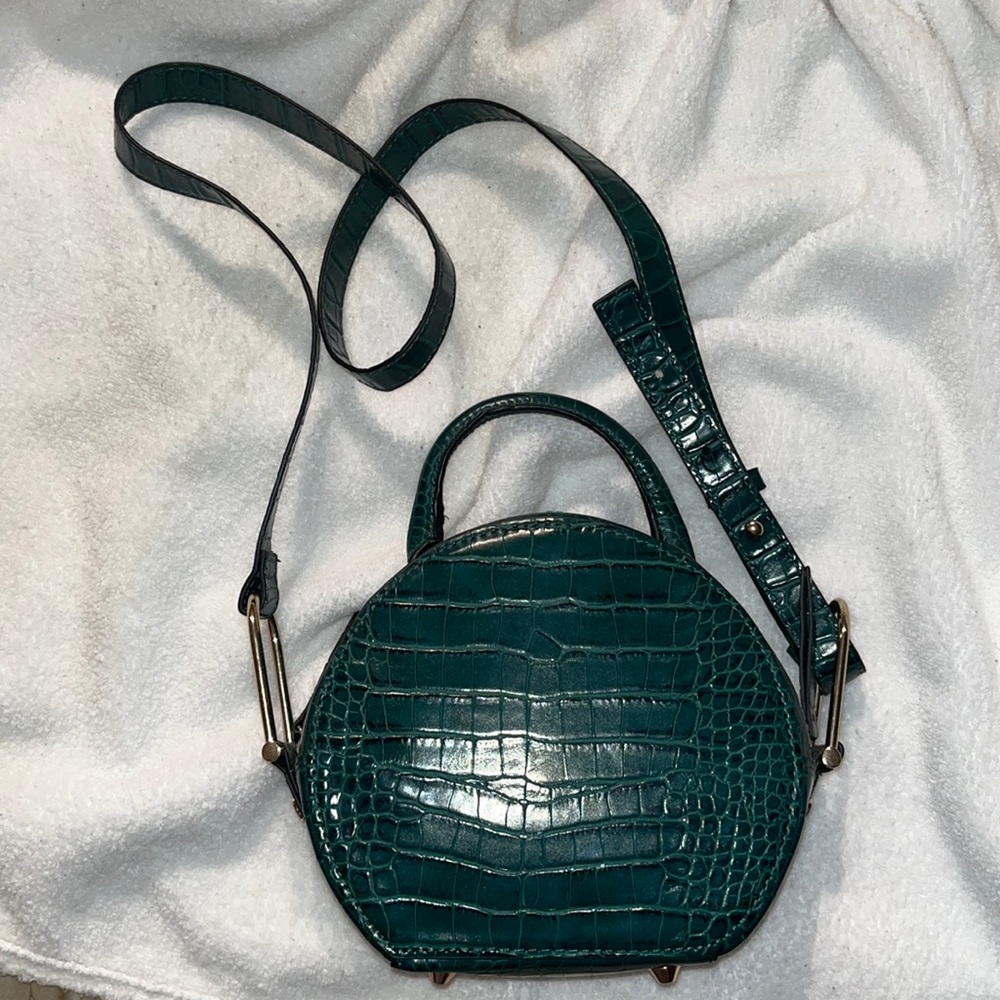 Faux Crocodile/Leather round bag. Forest Green